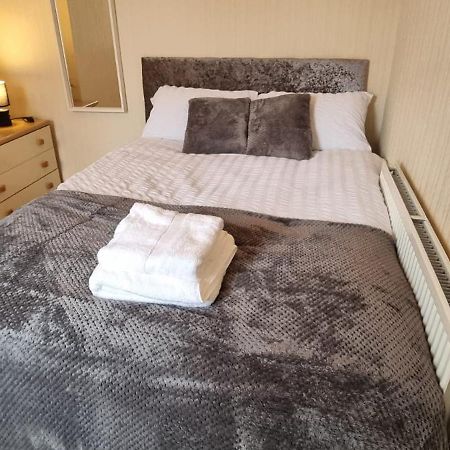 A Nice Home In Liverpool Bagian luar foto